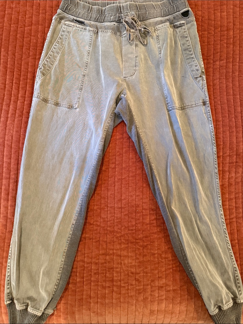 JAMES PERSE Women’s Faded Army Green Pigment Contrast Sweatpants